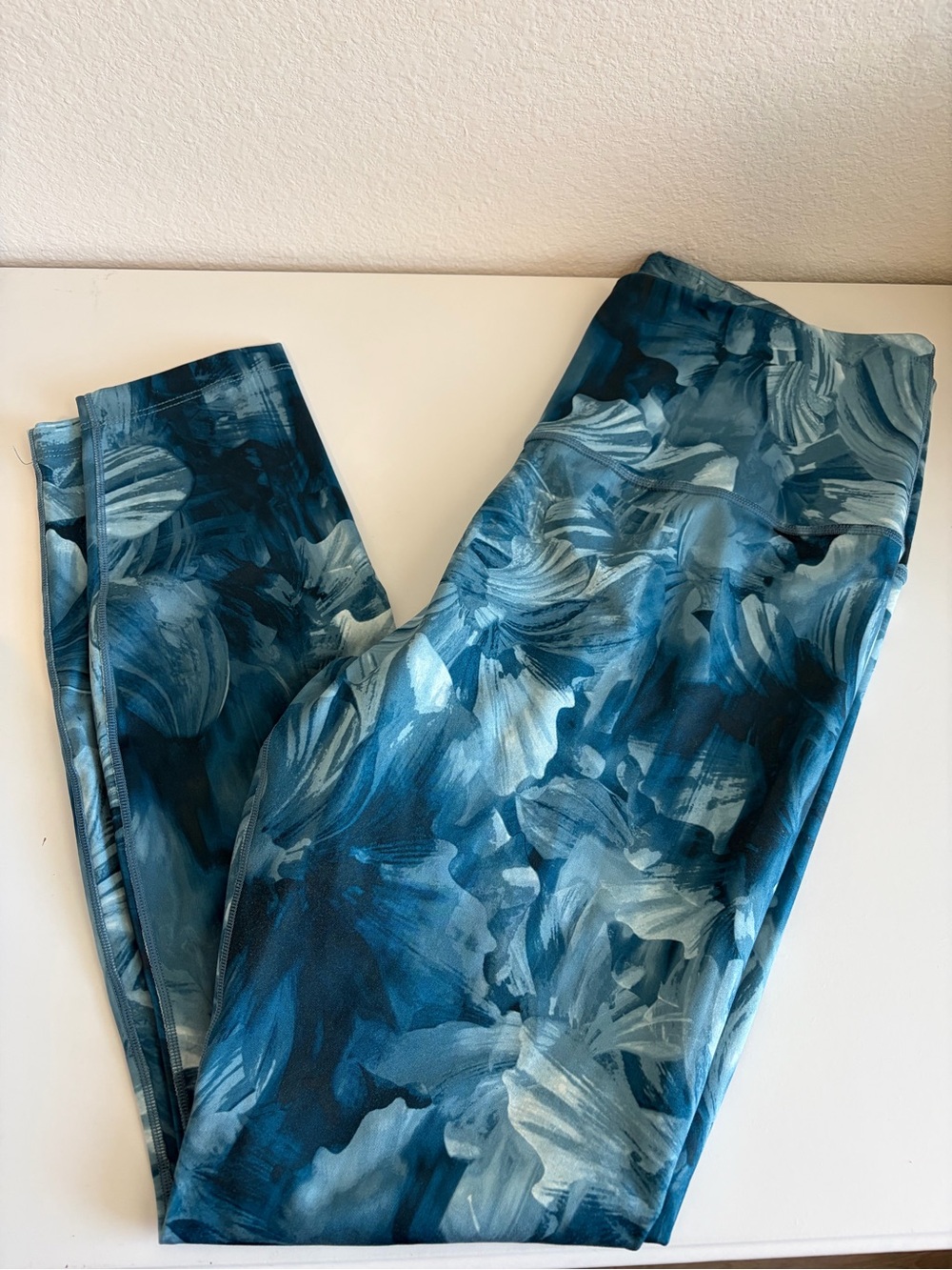 Nike Women’s Teal & Navy Floral-Print Ankle Leggings